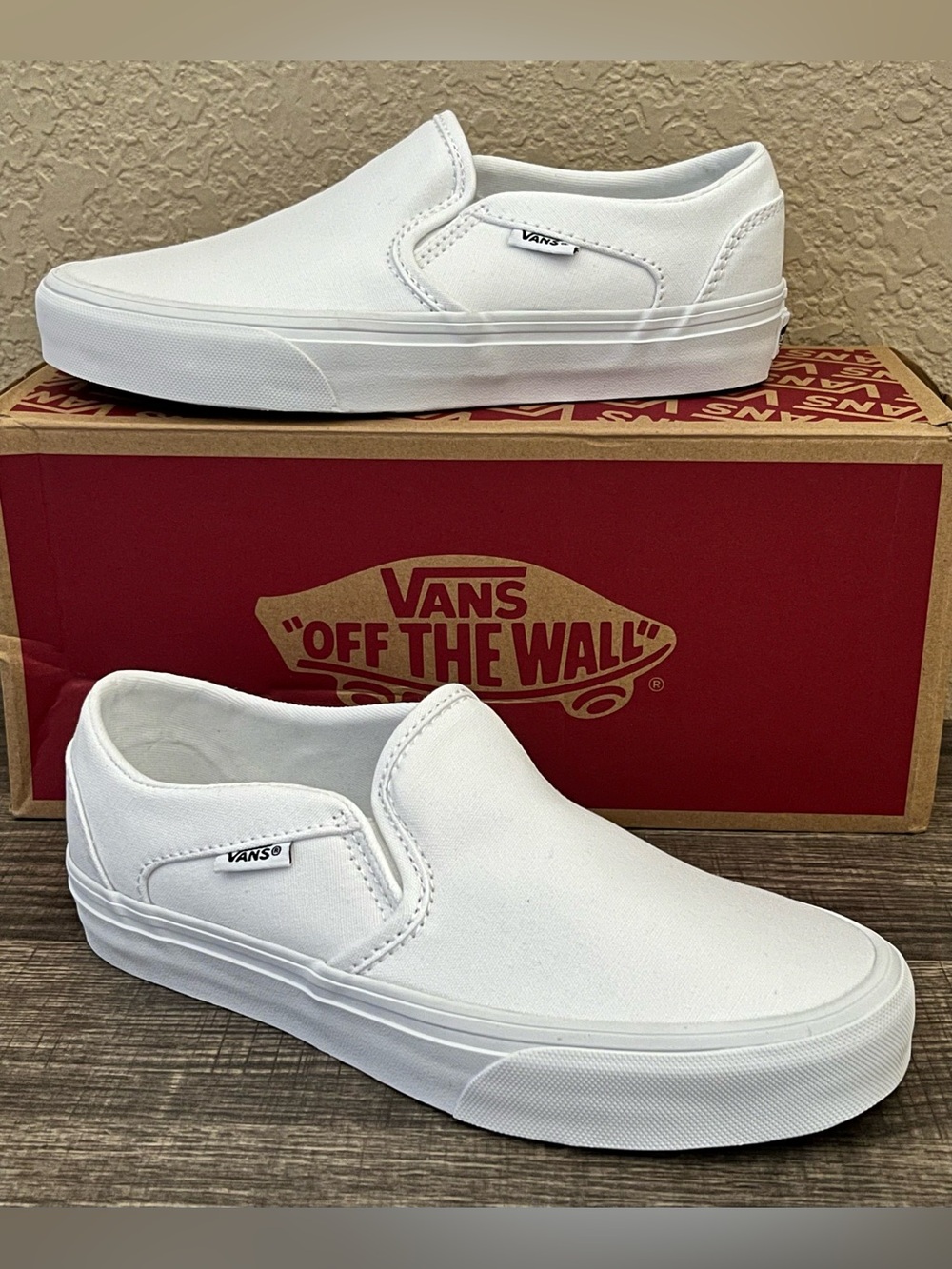 Women's Vans Classic-Slip On Size 6